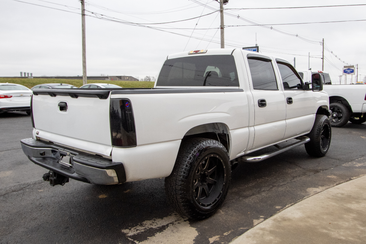 Chevrolet Silverado 1500 Crew Cab 143.5" WB LS 2005
