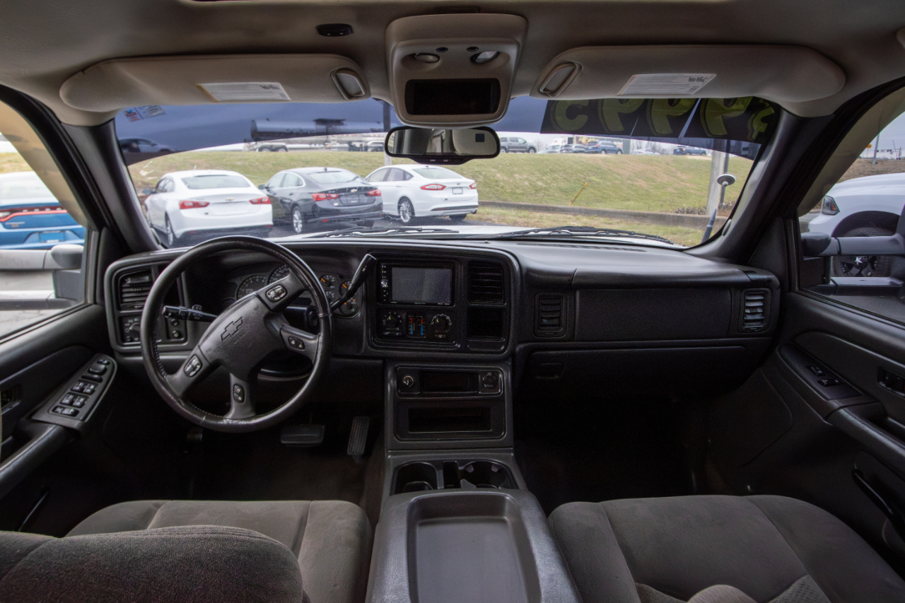 Chevrolet Silverado 1500 Crew Cab 143.5" WB LS 2005