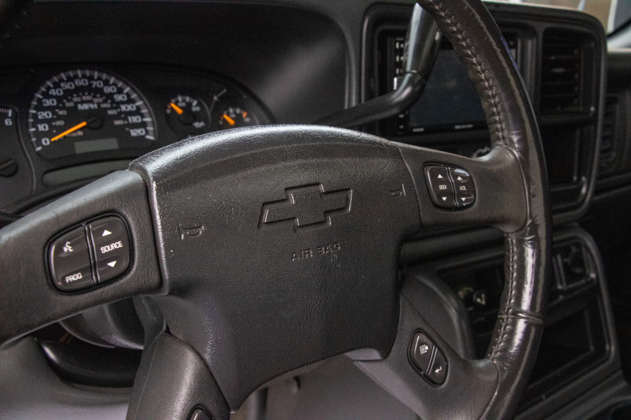 Chevrolet Silverado 1500 Crew Cab 143.5" WB LS 2005