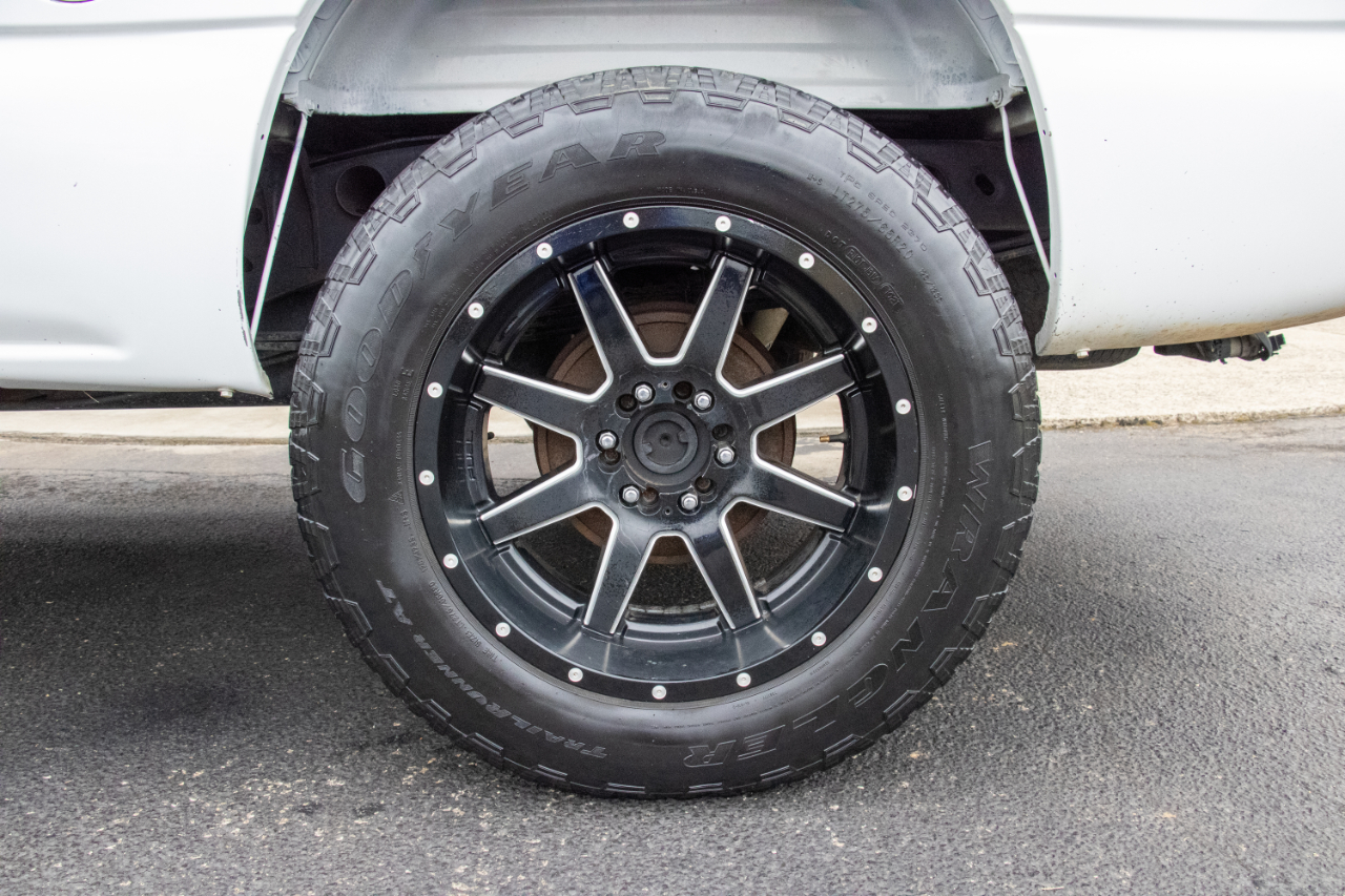 Chevrolet Silverado 1500 Crew Cab 143.5" WB LS 2005