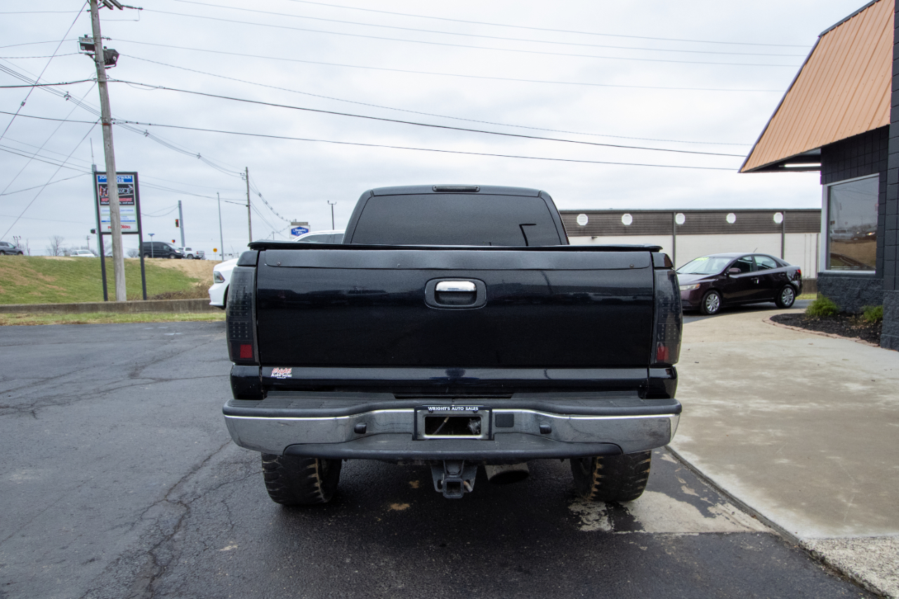 Chevrolet Silverado 2500HD Ext Cab 143.5" WB 4WD LT 2002