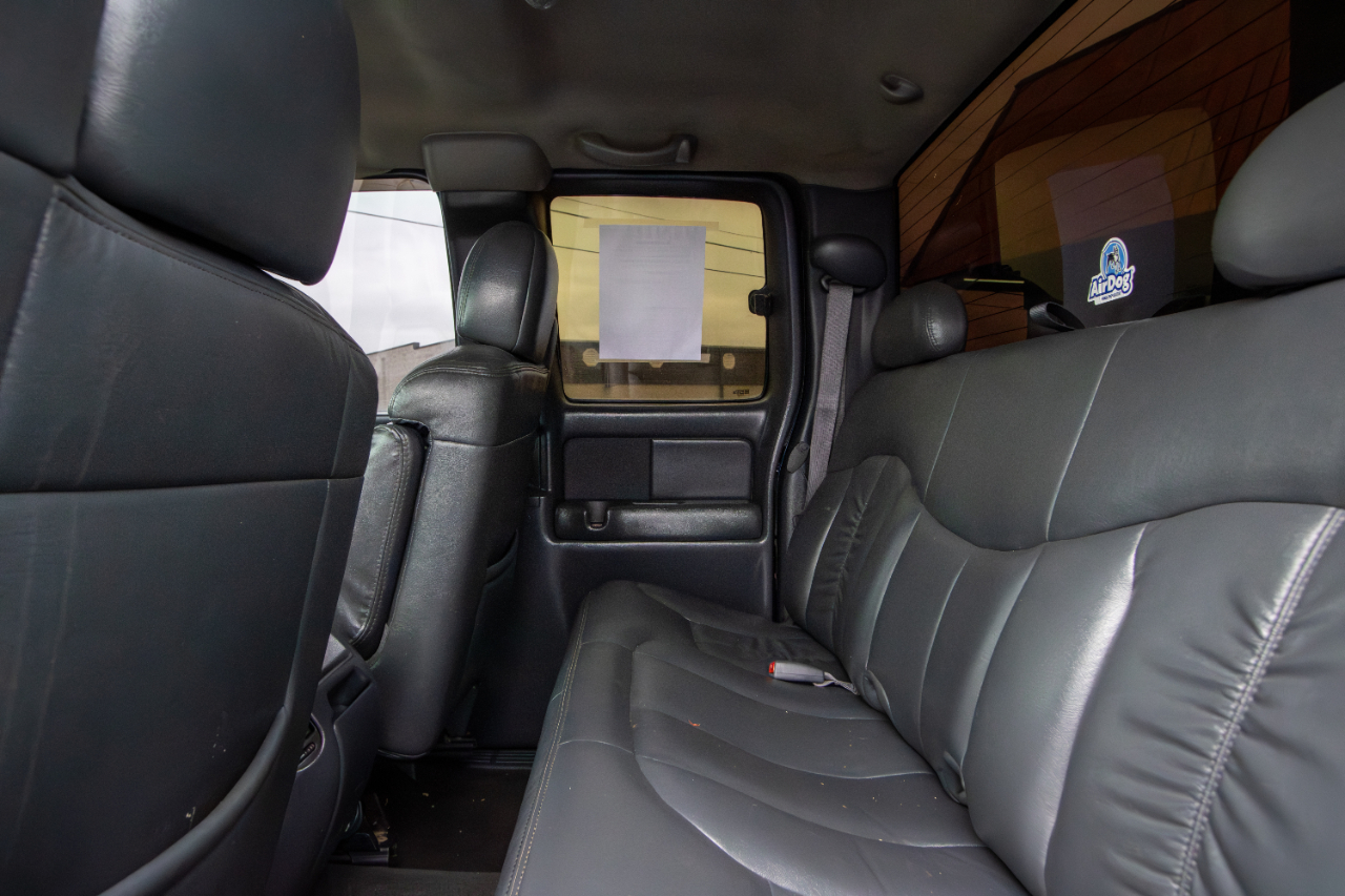 Chevrolet Silverado 2500HD Ext Cab 143.5" WB 4WD LT 2002