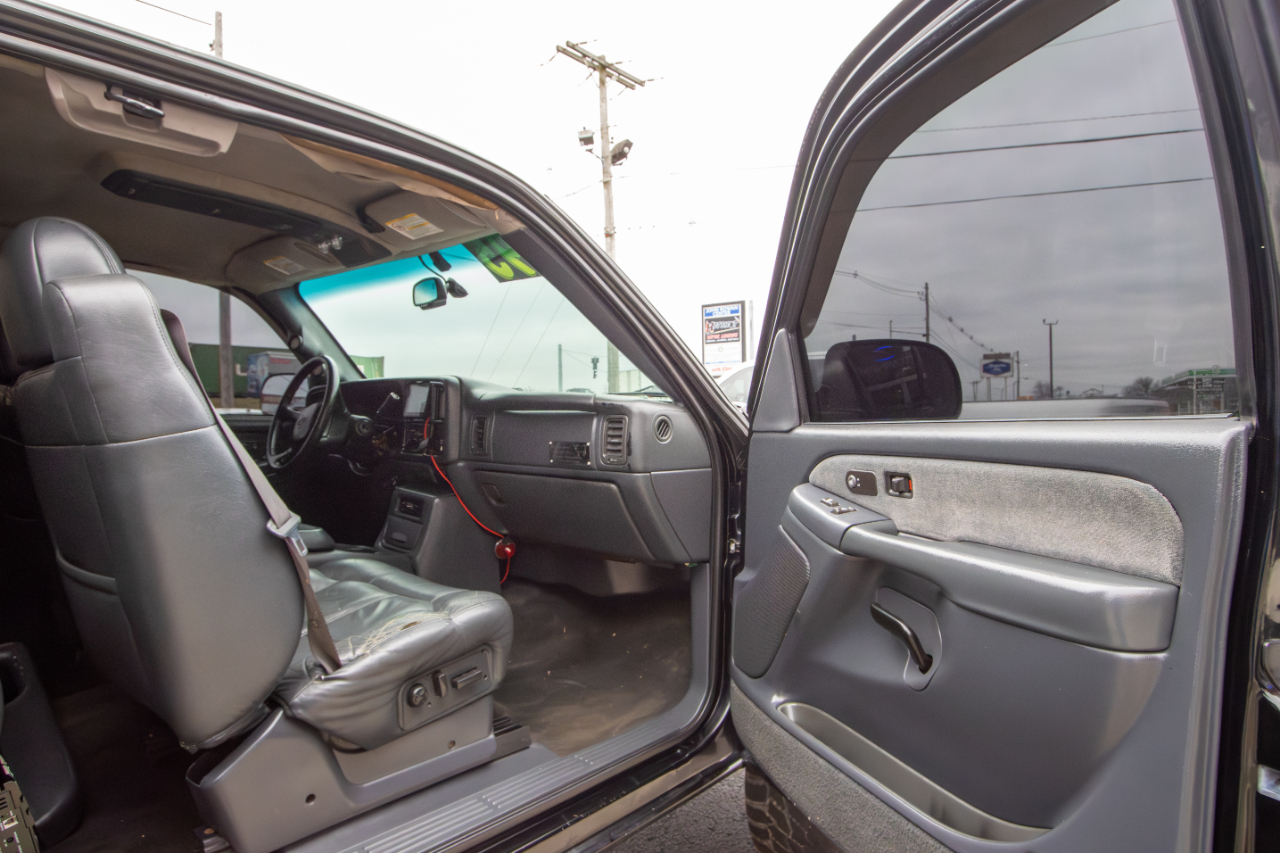 Chevrolet Silverado 2500HD Ext Cab 143.5" WB 4WD LT 2002