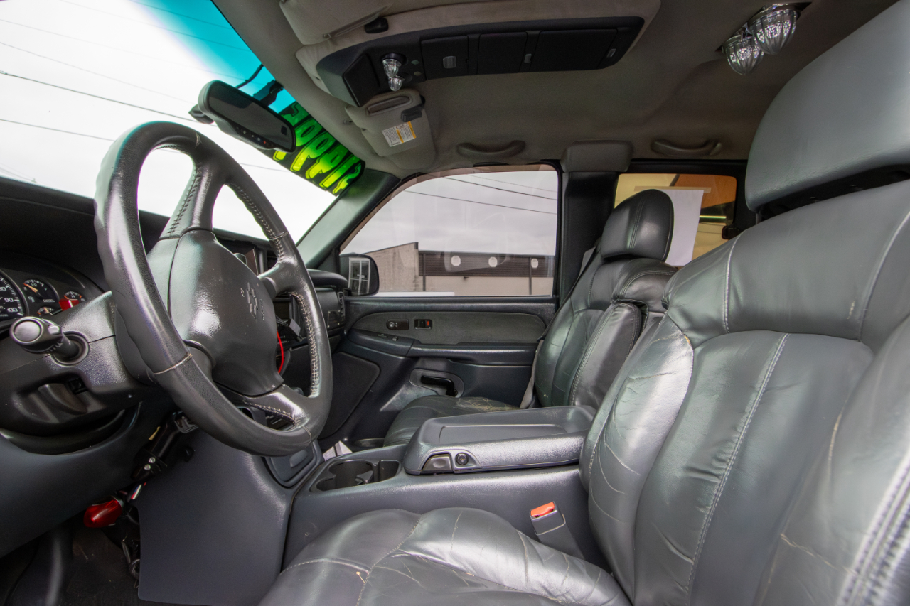 Chevrolet Silverado 2500HD Ext Cab 143.5" WB 4WD LT 2002