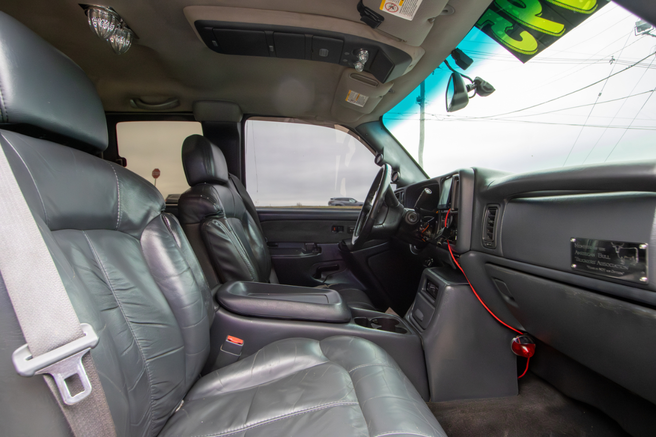 Chevrolet Silverado 2500HD Ext Cab 143.5" WB 4WD LT 2002