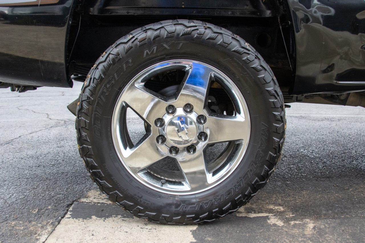 Chevrolet Silverado 2500HD Ext Cab 143.5" WB 4WD LT 2002