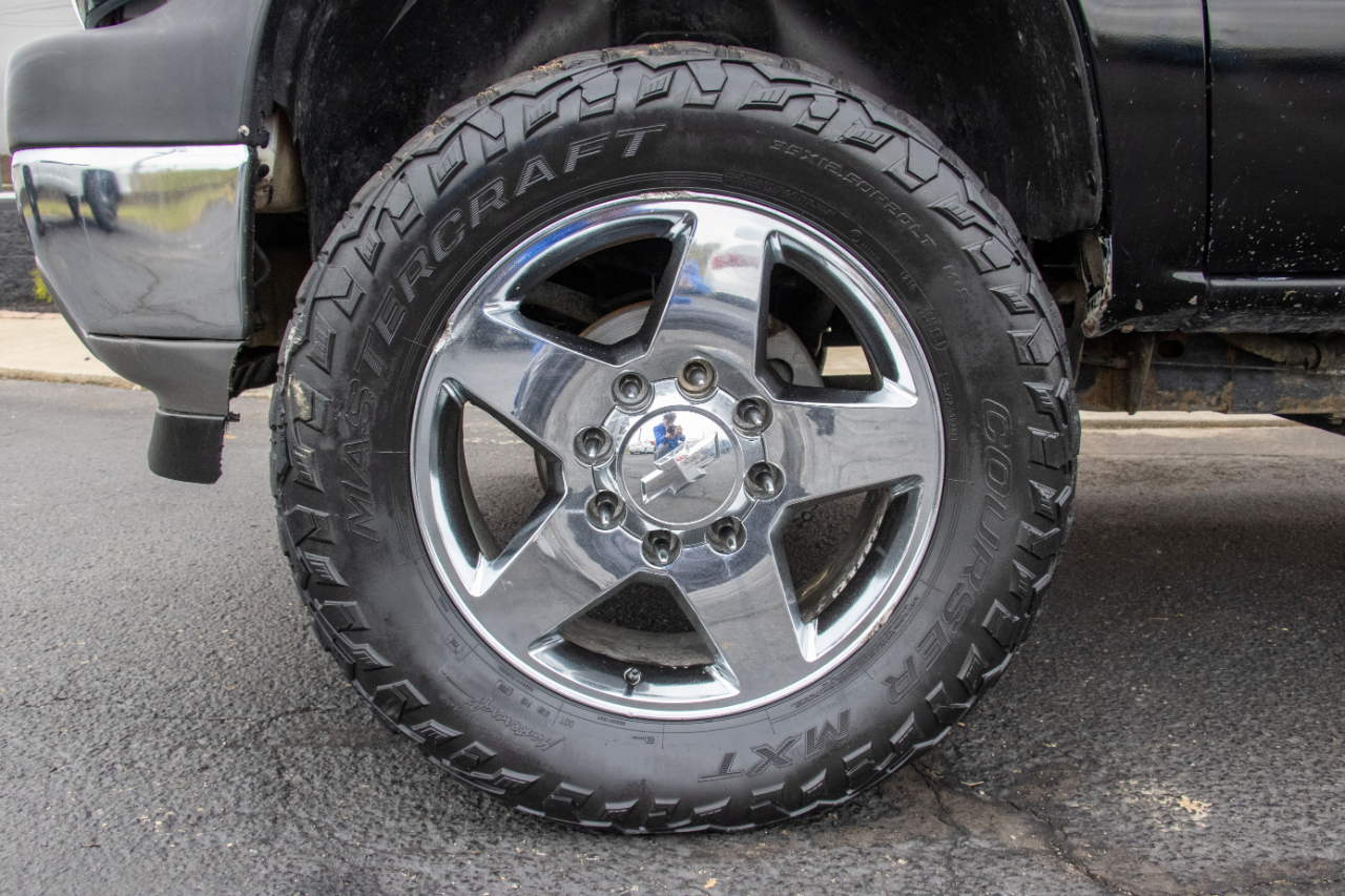 Chevrolet Silverado 2500HD Ext Cab 143.5" WB 4WD LT 2002