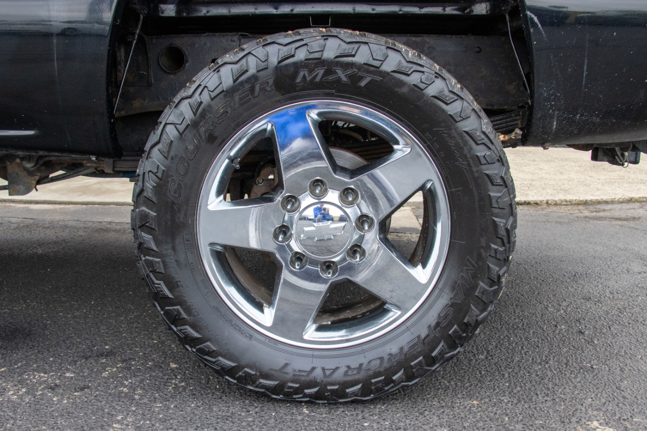 Chevrolet Silverado 2500HD Ext Cab 143.5" WB 4WD LT 2002