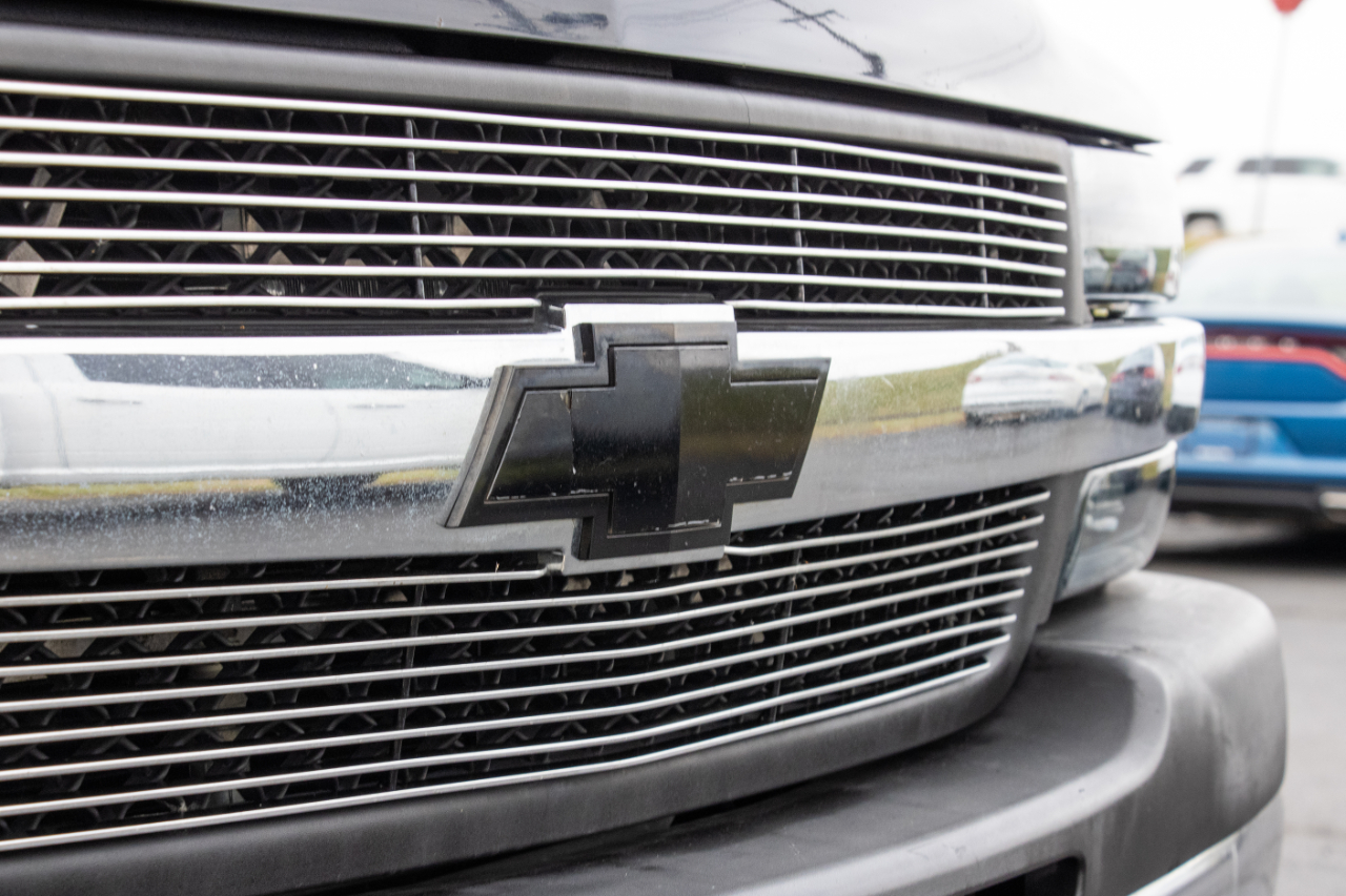 Chevrolet Silverado 2500HD Ext Cab 143.5" WB 4WD LT 2002