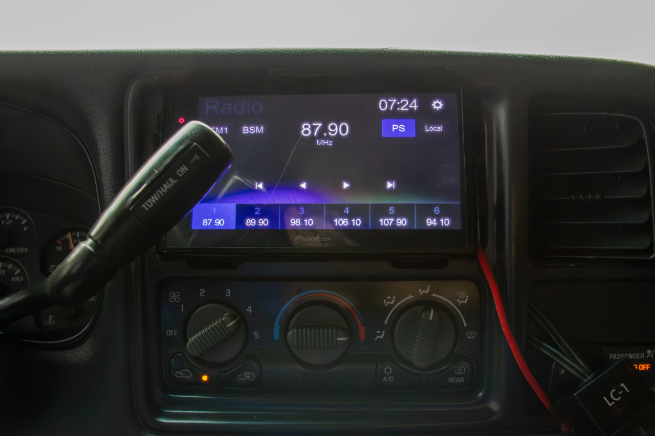 Chevrolet Silverado 2500HD Ext Cab 143.5" WB 4WD LT 2002