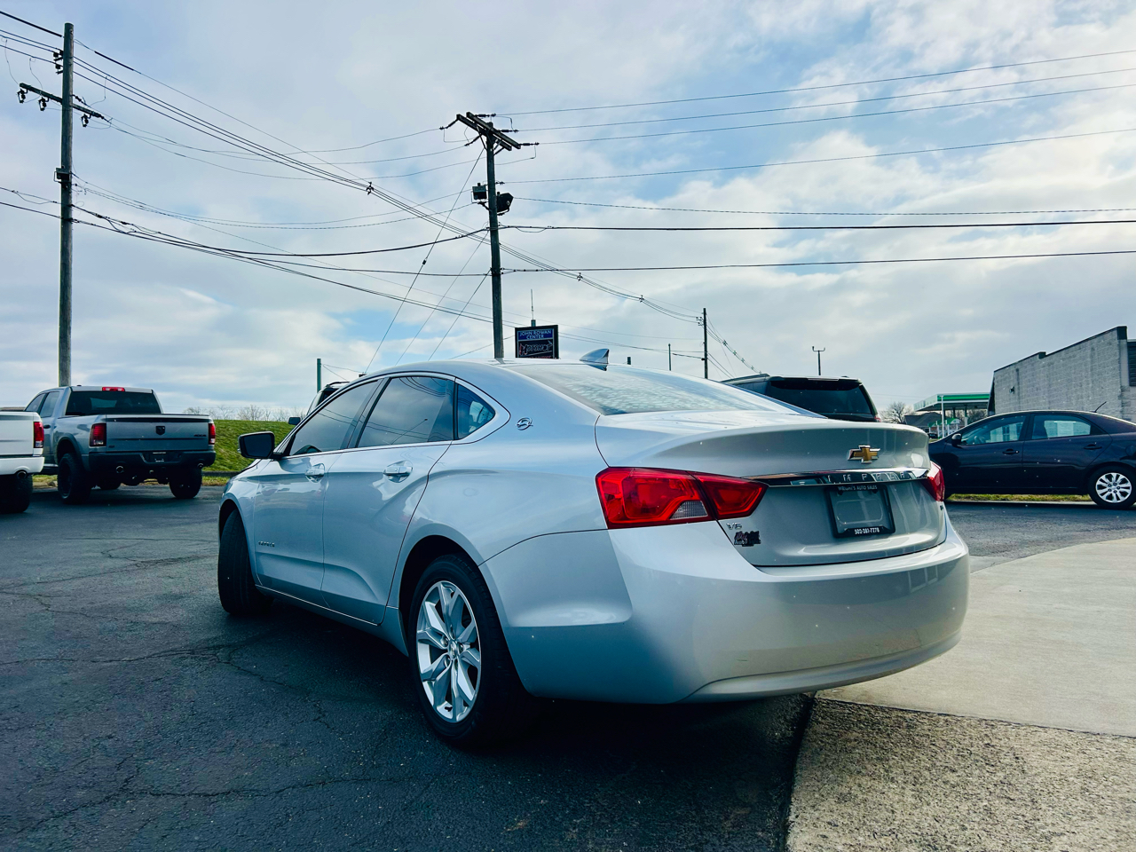 Chevrolet Impala 4dr Sdn LT w/1LT 2018