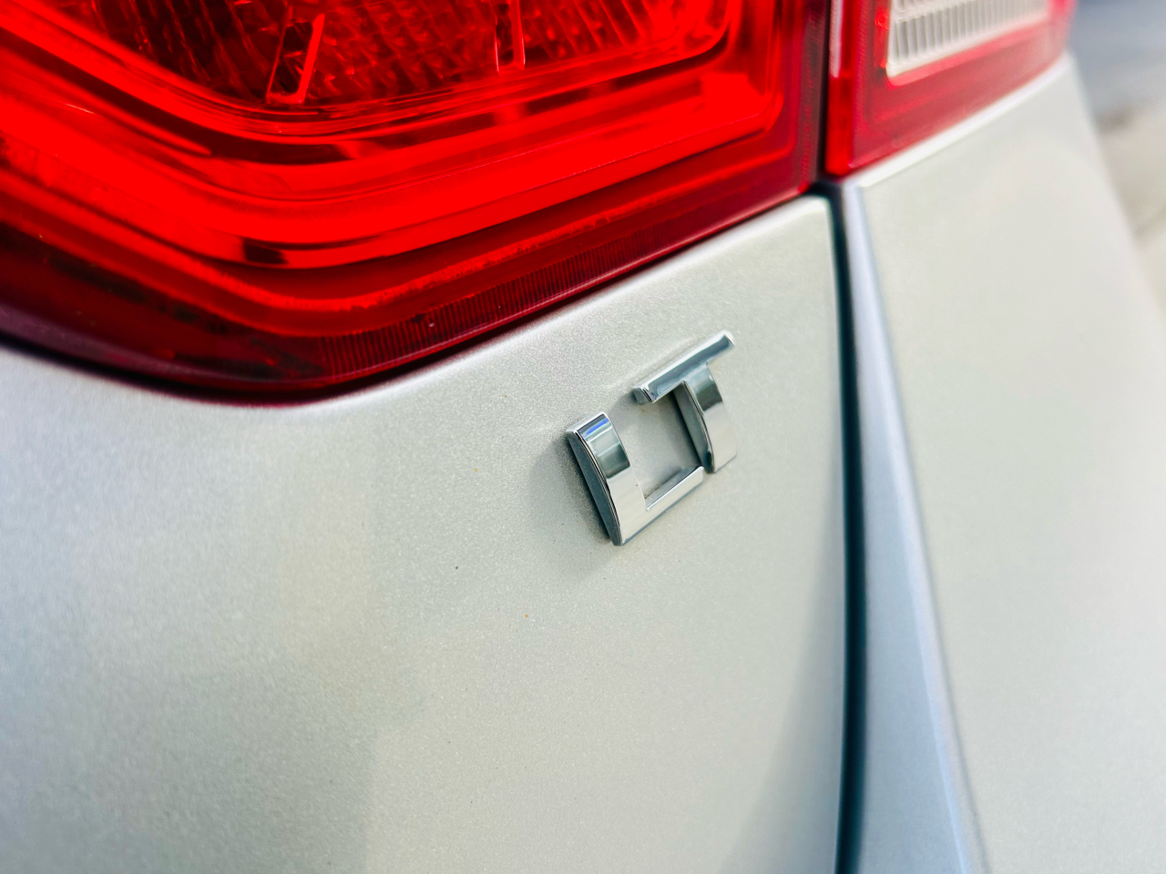 Chevrolet Impala 4dr Sdn LT w/1LT 2018