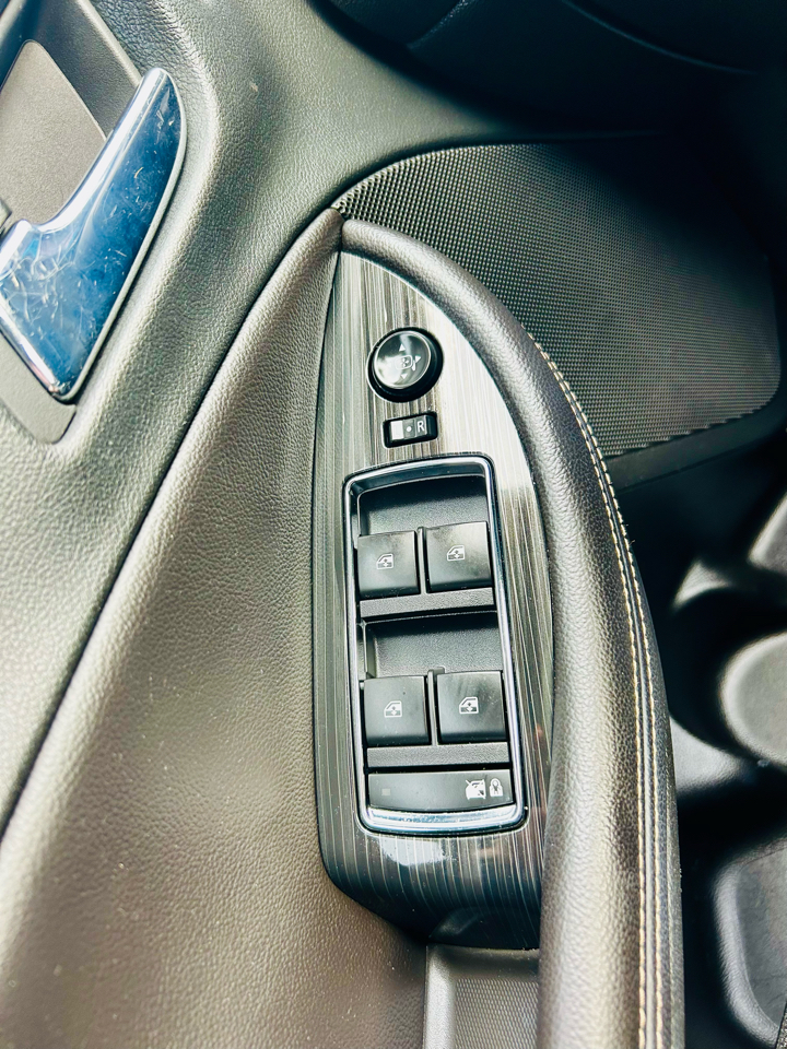 Chevrolet Impala 4dr Sdn LT w/1LT 2018