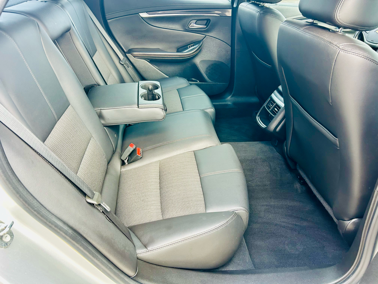 Chevrolet Impala 4dr Sdn LT w/1LT 2018