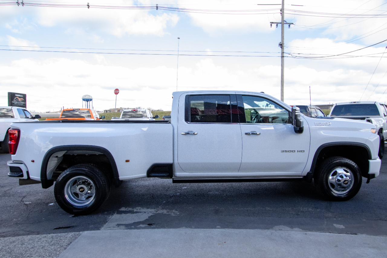Chevrolet Silverado 3500HD 4WD Crew Cab 172" High Country 2023