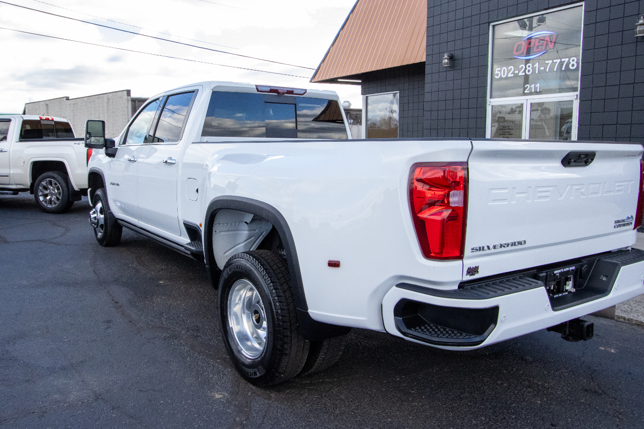 Chevrolet Silverado 3500HD 4WD Crew Cab 172" High Country 2023