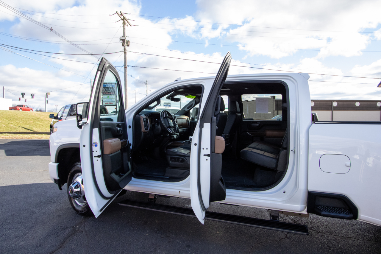 Chevrolet Silverado 3500HD 4WD Crew Cab 172" High Country 2023