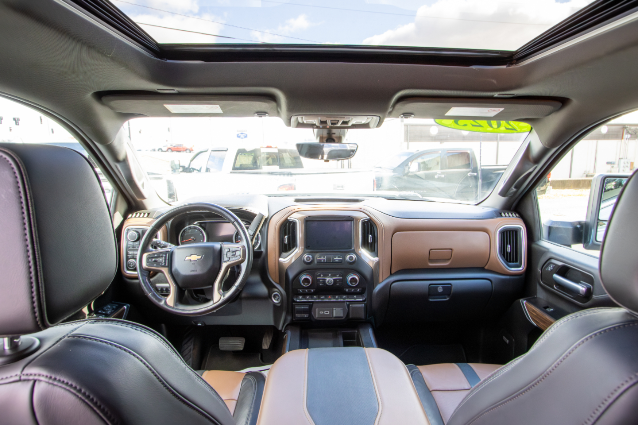 Chevrolet Silverado 3500HD 4WD Crew Cab 172" High Country 2023