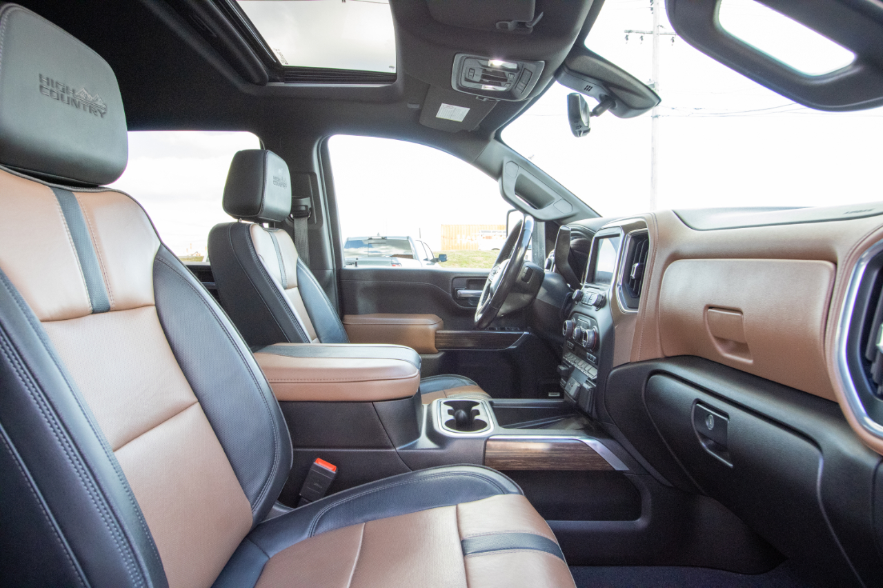 Chevrolet Silverado 3500HD 4WD Crew Cab 172" High Country 2023