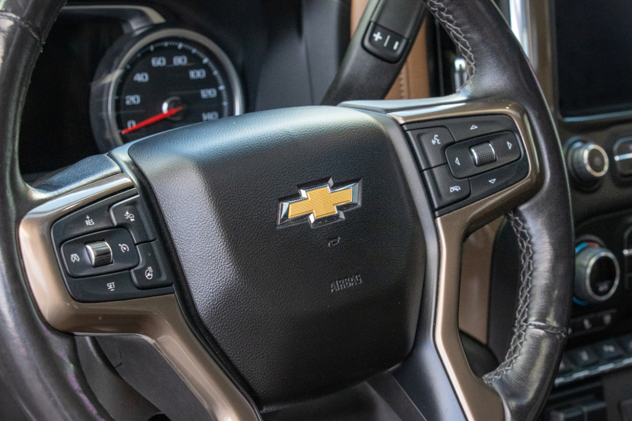 Chevrolet Silverado 3500HD 4WD Crew Cab 172" High Country 2023