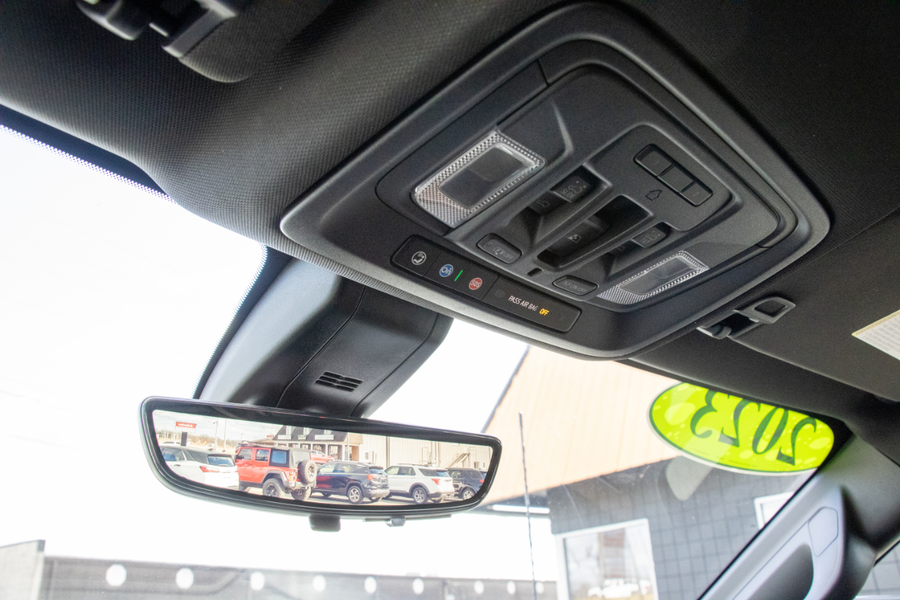 Chevrolet Silverado 3500HD 4WD Crew Cab 172" High Country 2023