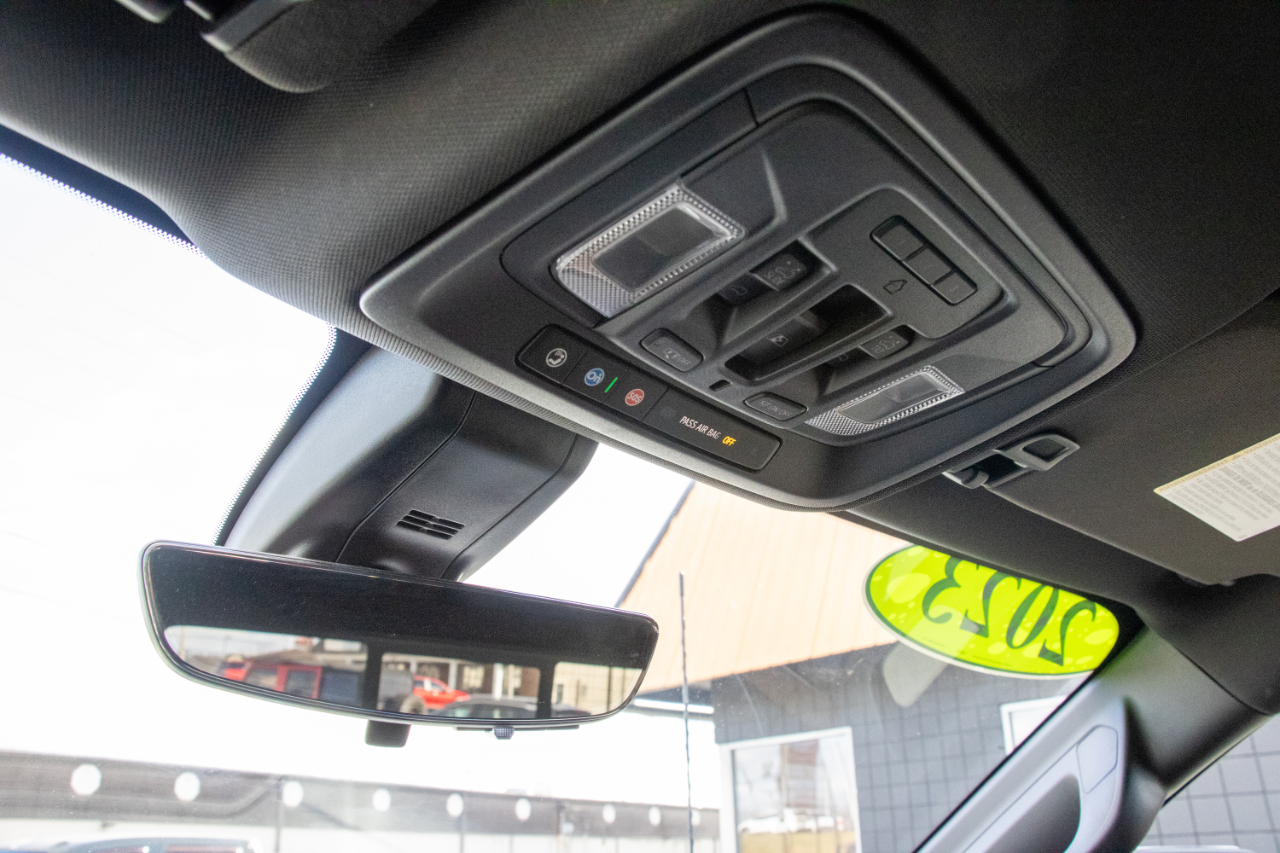 Chevrolet Silverado 3500HD 4WD Crew Cab 172" High Country 2023