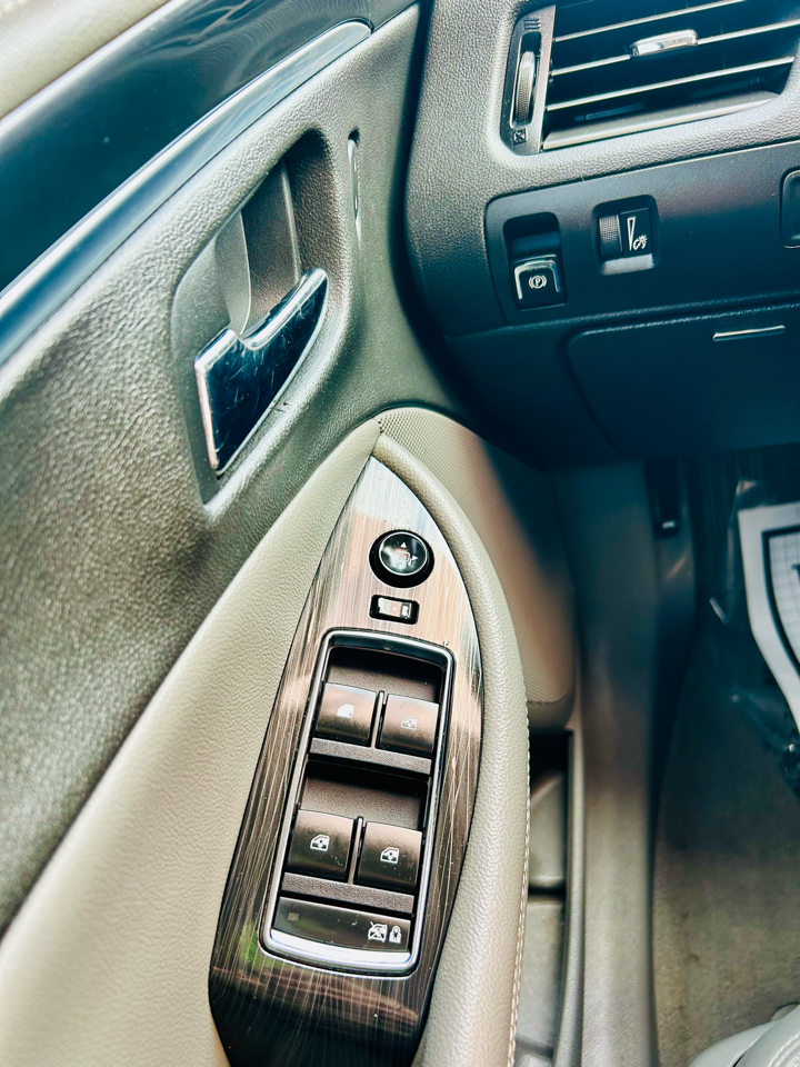 Chevrolet Impala 4dr Sdn LT w/1LT 2019