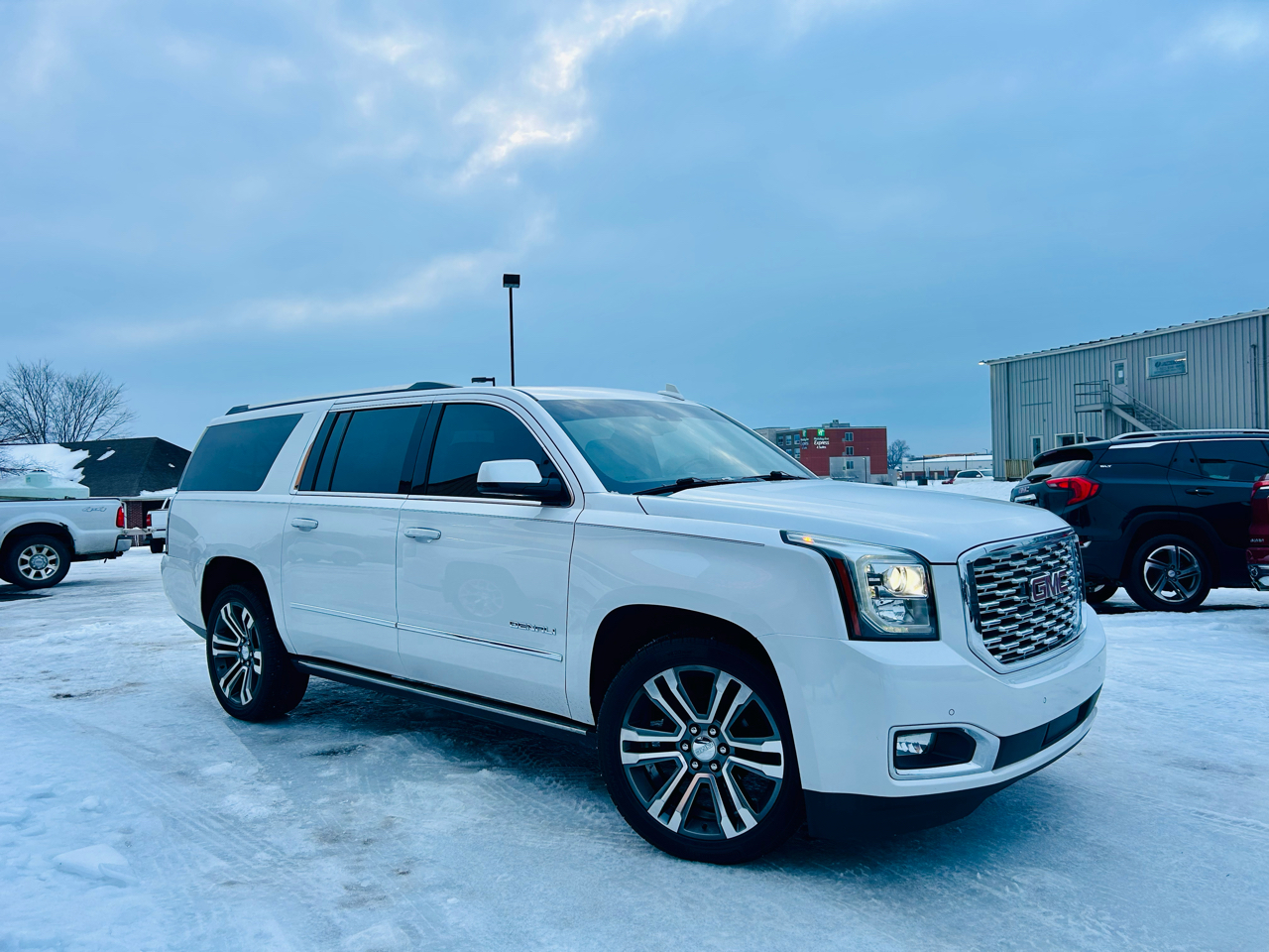 GMC Yukon XL 4WD 4dr Denali 2019
