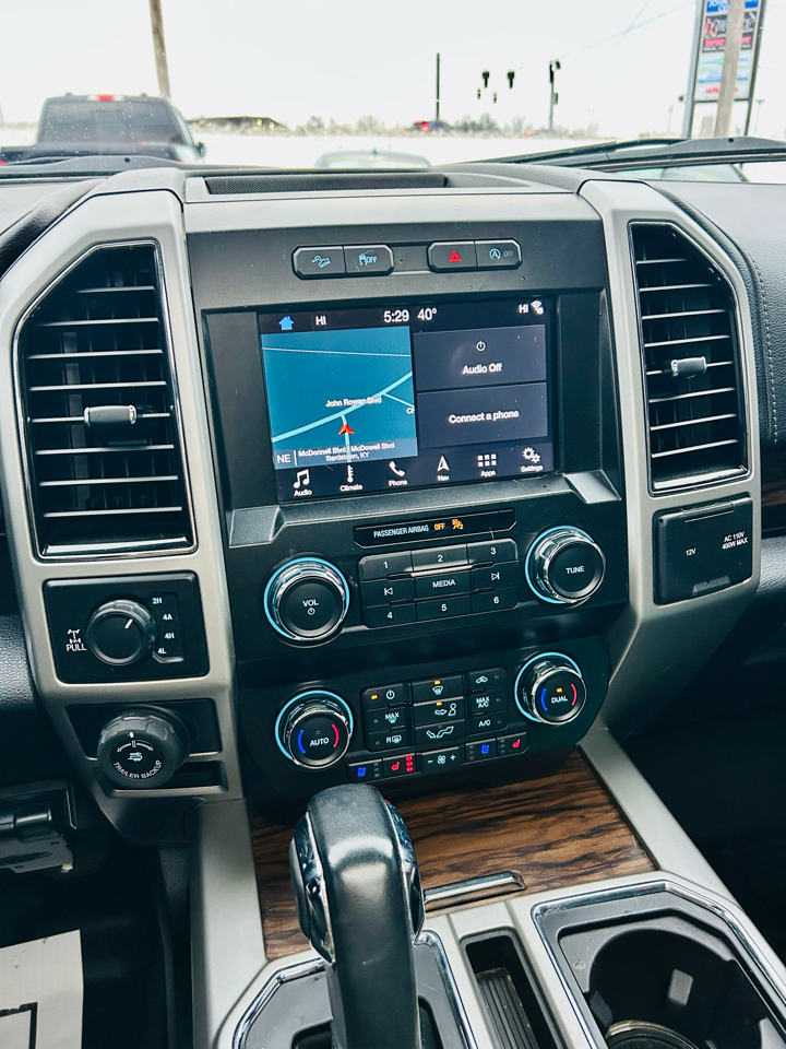 Ford F-150 Lariat SuperCrew Short Bed 4WD 2019