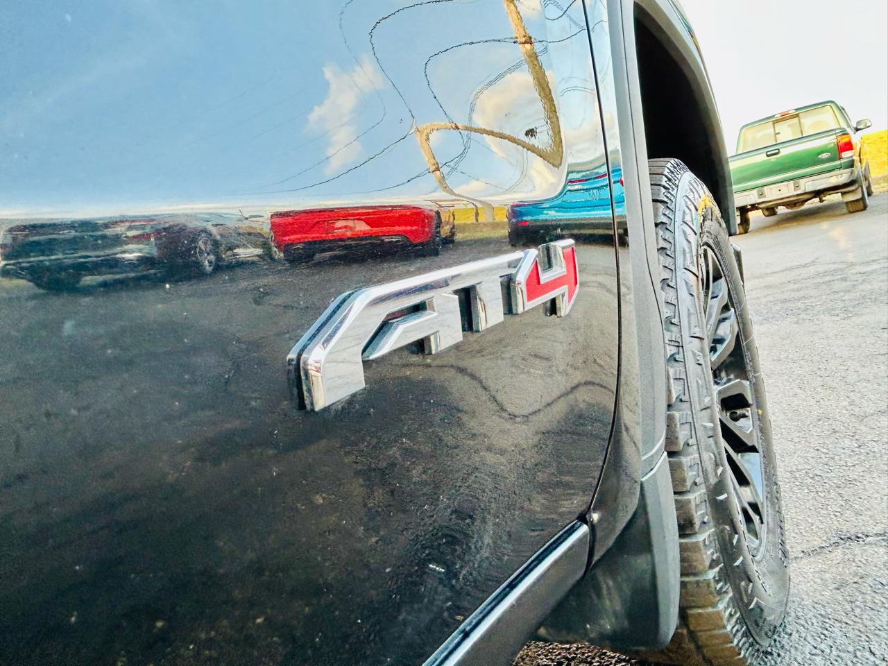 GMC Sierra 1500 4WD Crew Cab 147" AT4 2021