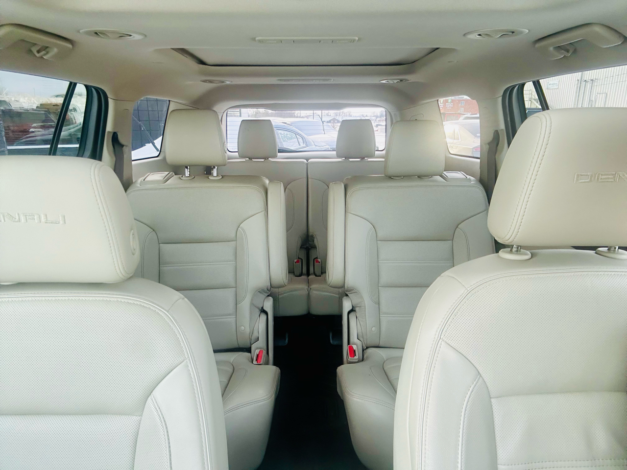 GMC Acadia FWD 4dr Denali 2019