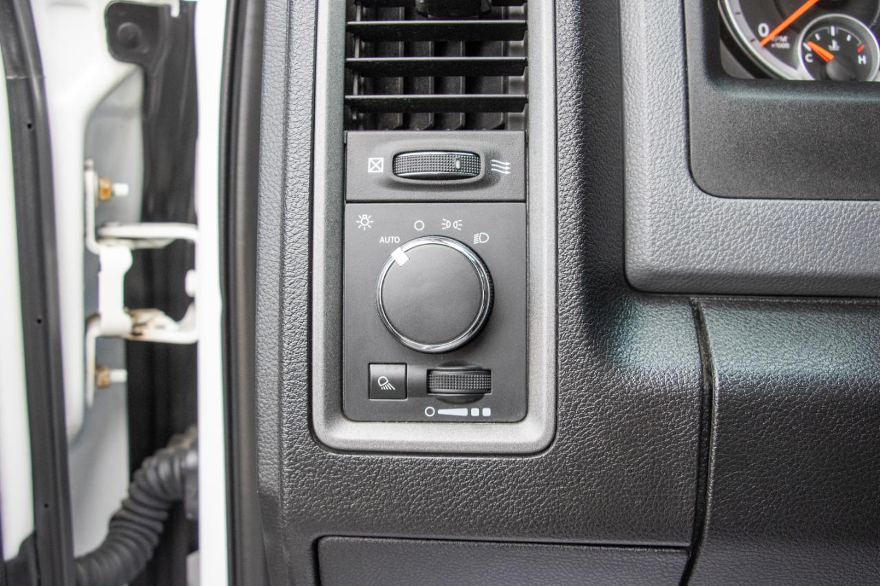 RAM 1500 2WD Reg Cab 140.5" Tradesman 2014