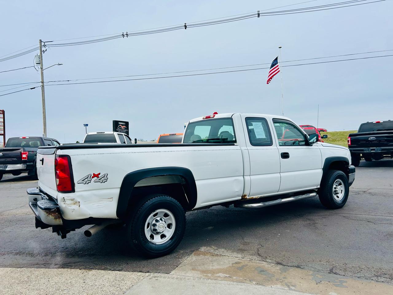 Chevrolet Silverado 3500 Ext Cab 157.5" WB 4WD SRW Wrk Trk 2006