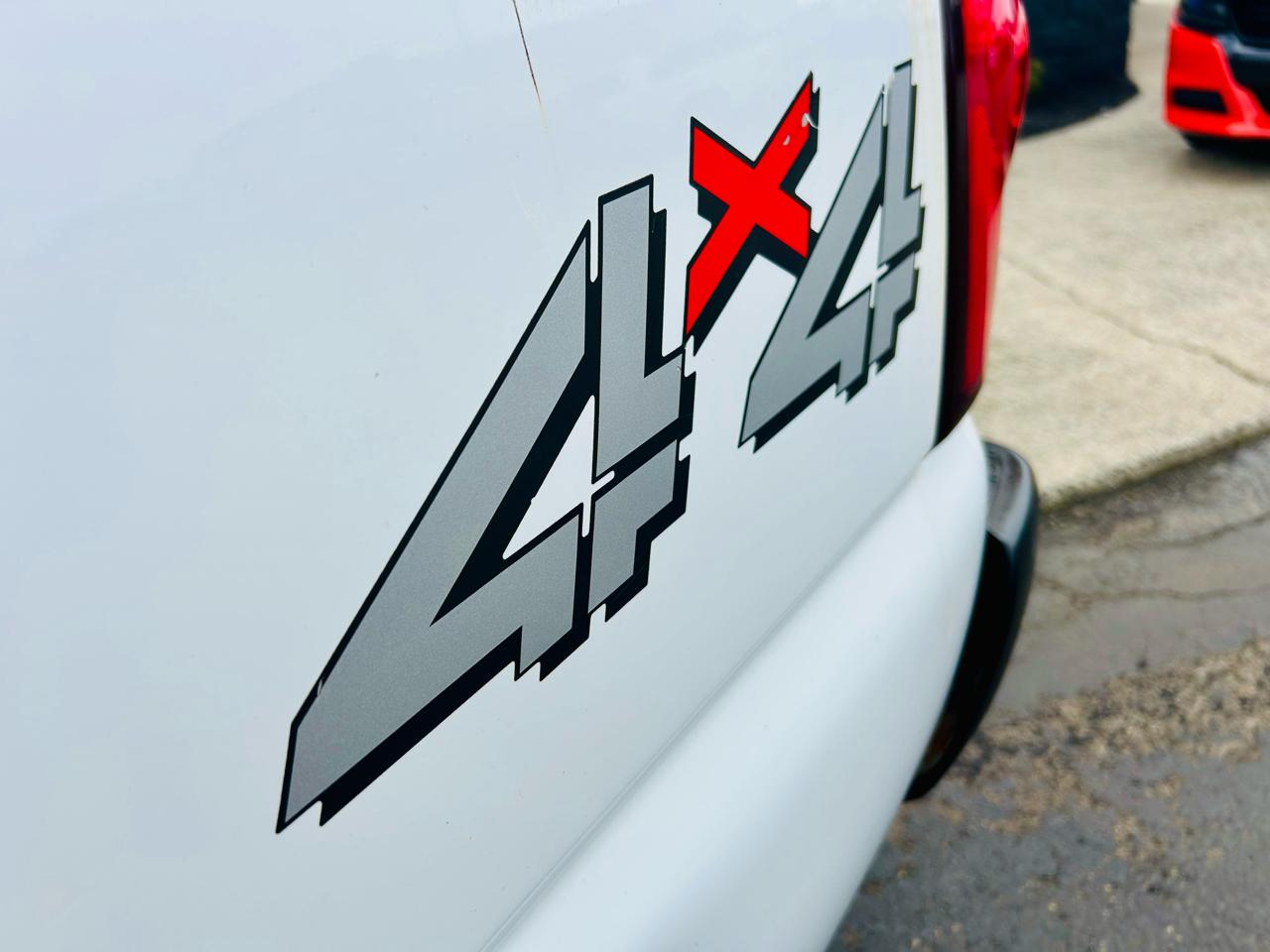 Chevrolet Silverado 3500 Ext Cab 157.5" WB 4WD SRW Wrk Trk 2006