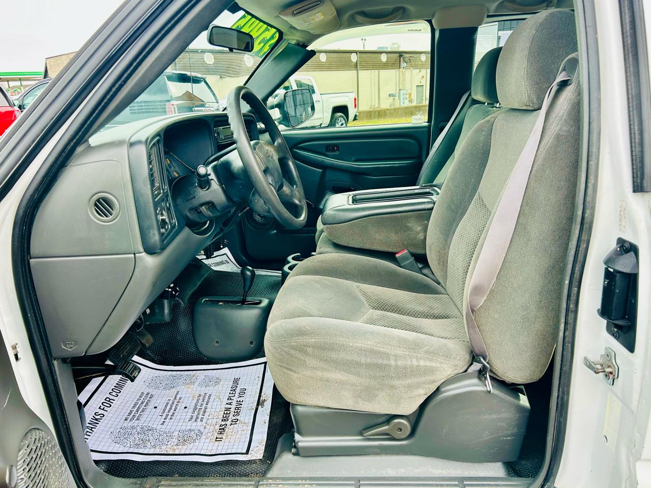 Chevrolet Silverado 3500 Ext Cab 157.5" WB 4WD SRW Wrk Trk 2006