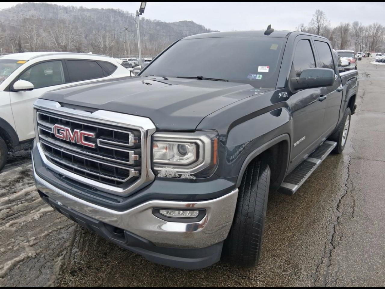 GMC Sierra 1500 4WD Crew Cab 143.5" SLE 2018