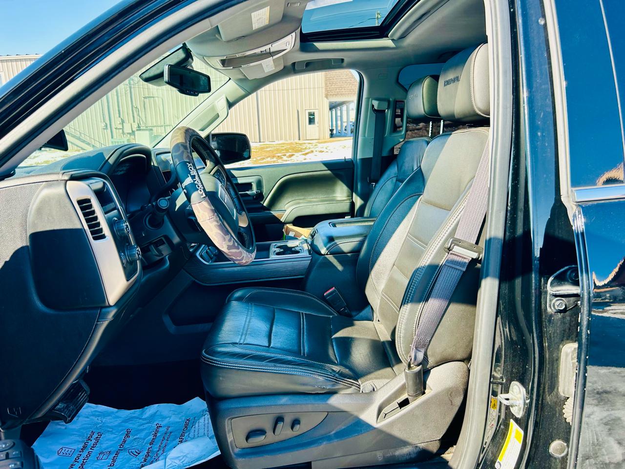 GMC Sierra 1500 4WD Crew Cab 143.5" Denali 2017