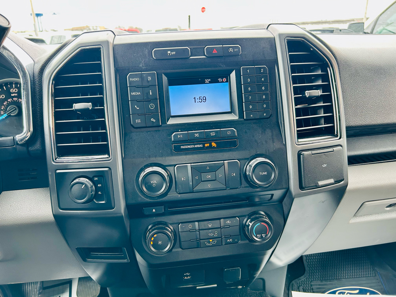 Ford F-150 XLT SuperCrew 4WD 2018