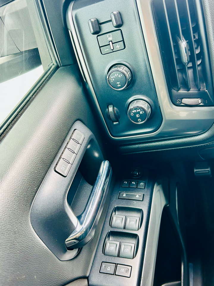 Chevrolet Silverado 1500 4WD Crew Cab 143.5" LTZ w/2LZ 2018