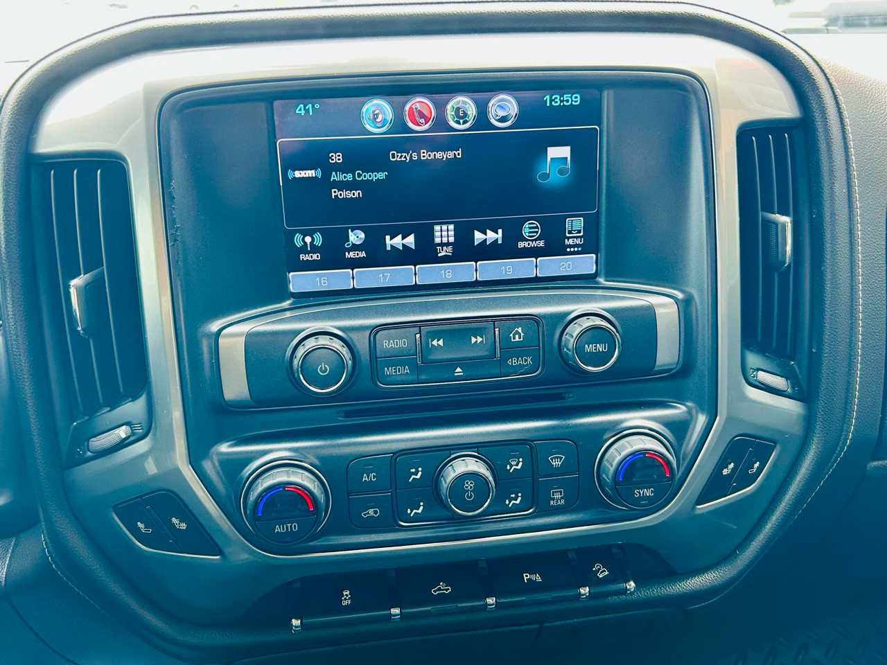 Chevrolet Silverado 1500 4WD Crew Cab 143.5" LTZ w/2LZ 2018