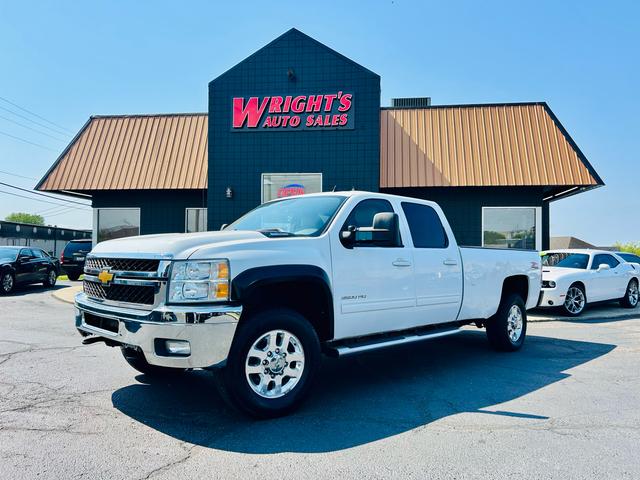 White 2014 Chevrolet Silverado 3500HD LTZ Crew Cab 4WD Pickup Truck Four-Wheel Drive Automatic