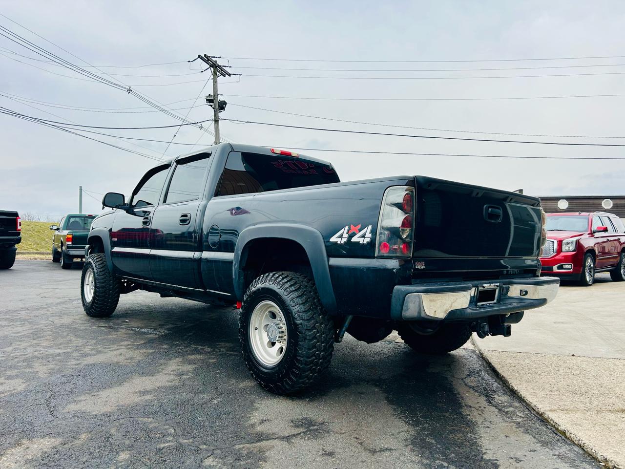 Chevrolet Silverado 2500HD LS Crew Cab Short Bed 4WD 2005