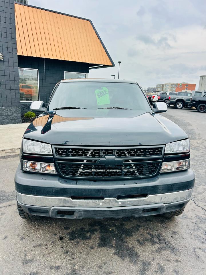 Chevrolet Silverado 2500HD LS Crew Cab Short Bed 4WD 2005