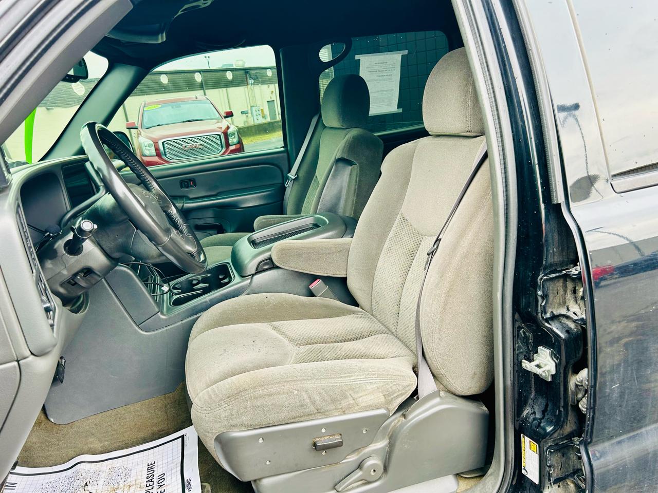 Chevrolet Silverado 2500HD LS Crew Cab Short Bed 4WD 2005