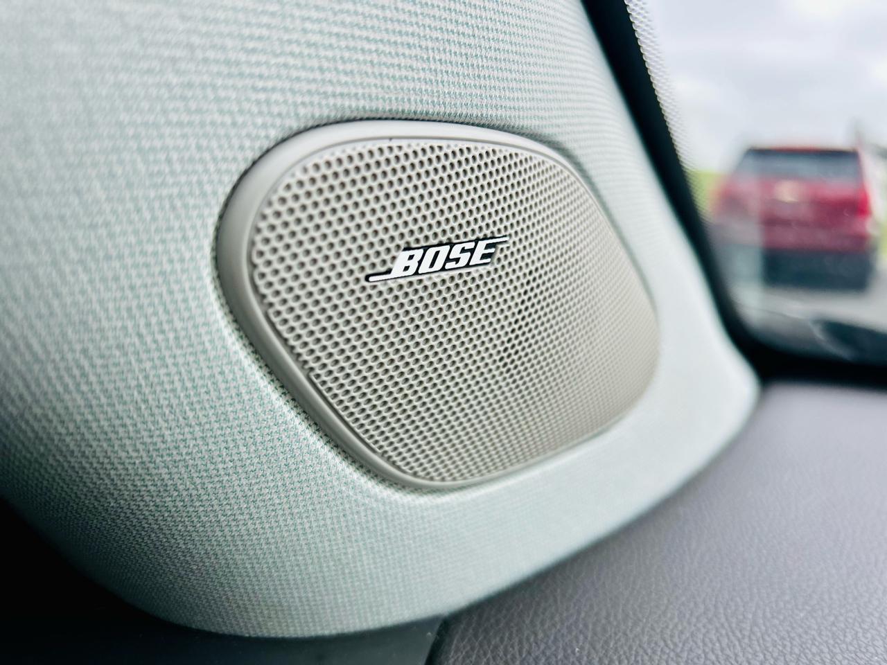 Cadillac SRX FWD 4dr Base 2012