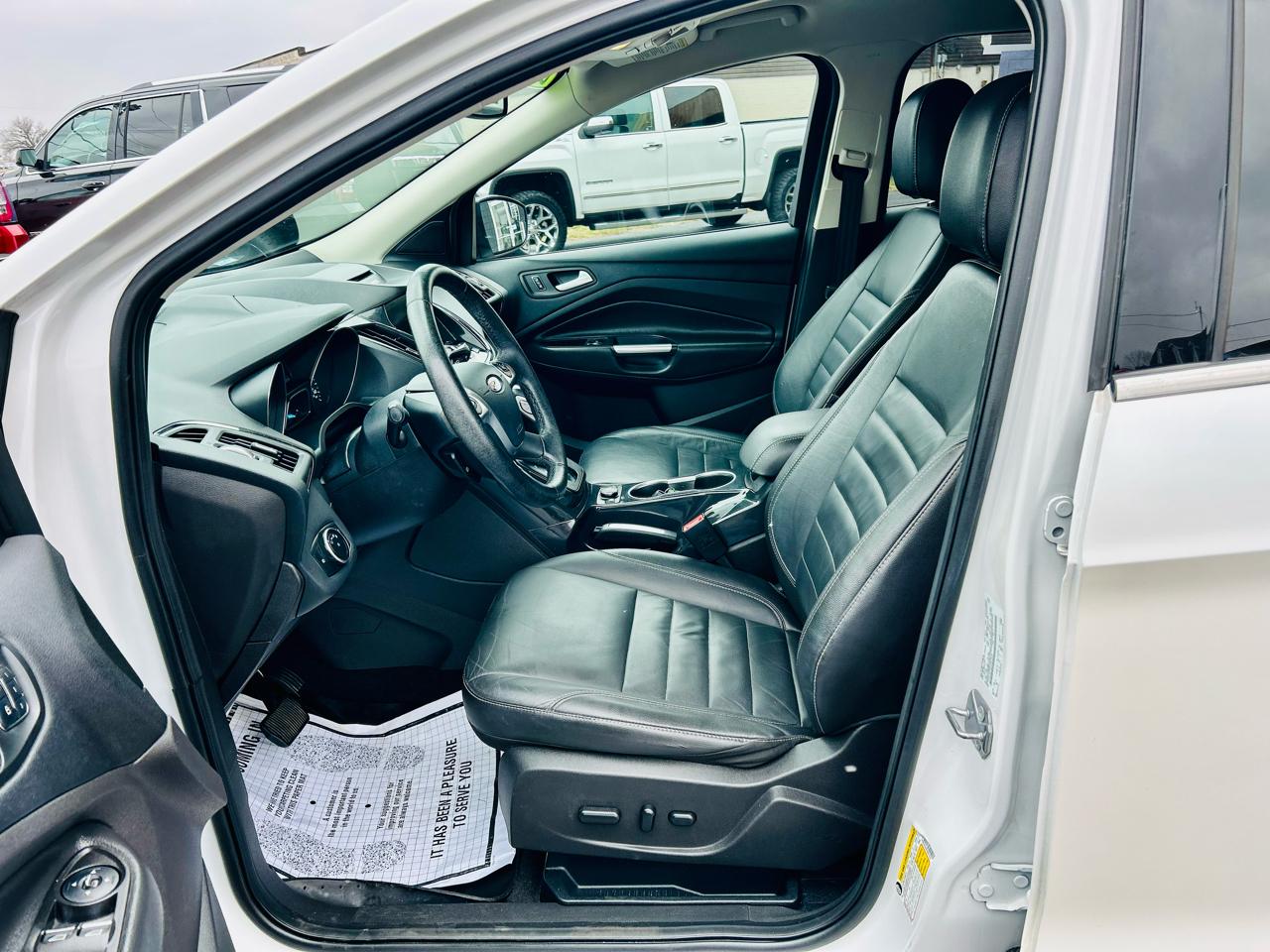 Ford Escape 4WD 4dr Titanium 2015