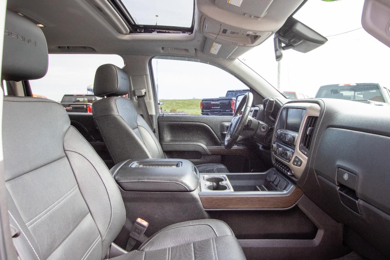 GMC Sierra 1500 4WD Crew Cab 143.5" Denali 2017