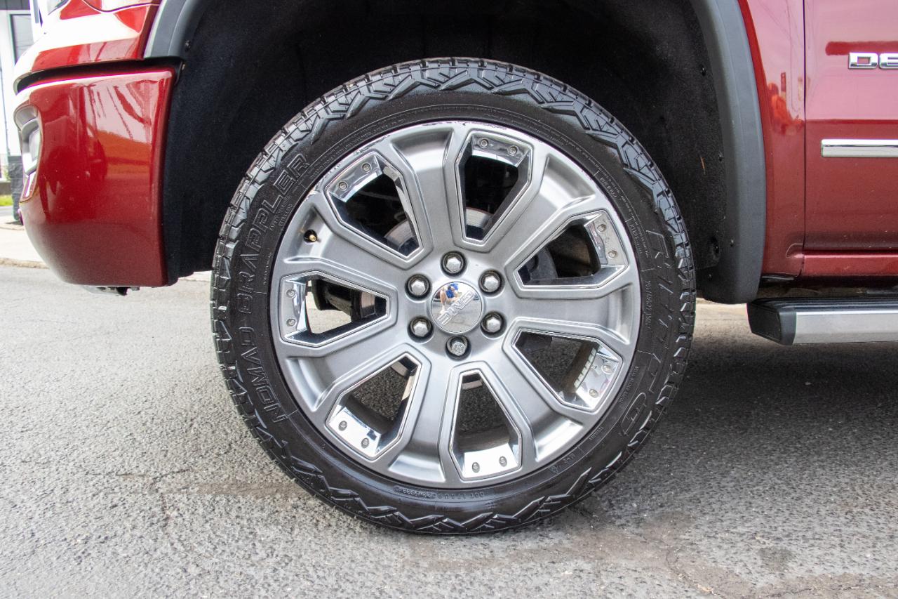 GMC Sierra 1500 4WD Crew Cab 143.5" Denali 2017