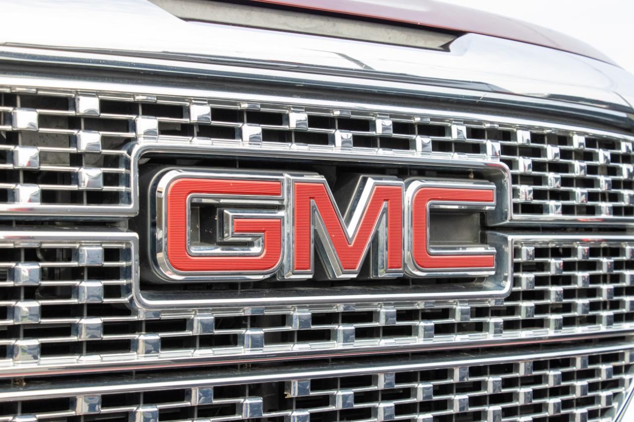 GMC Sierra 1500 4WD Crew Cab 143.5" Denali 2017