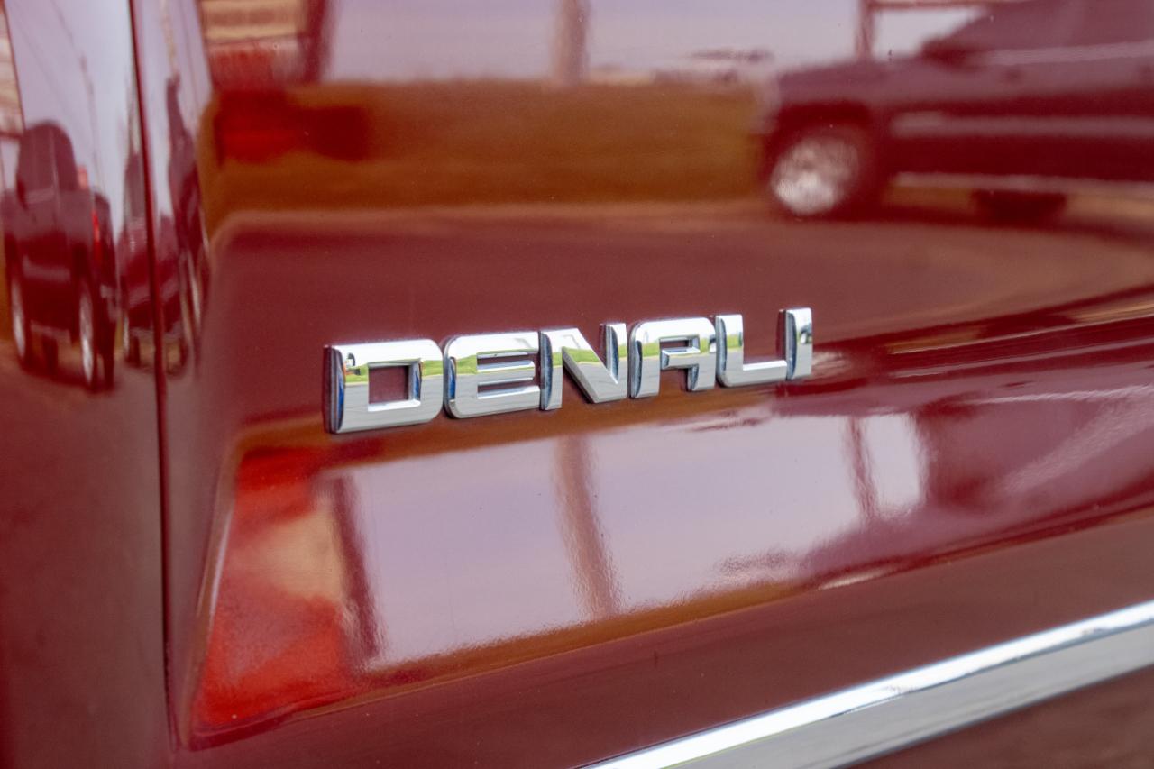 GMC Sierra 1500 4WD Crew Cab 143.5" Denali 2017